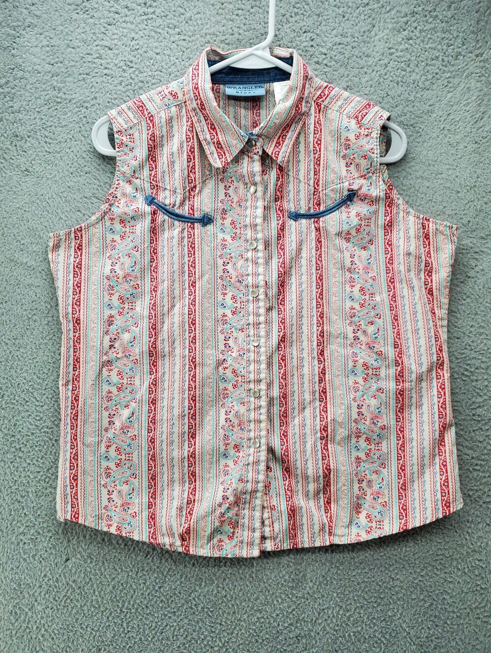 Wrangler Sleeveless Button-Down Shirt in Red and Cream Stripe